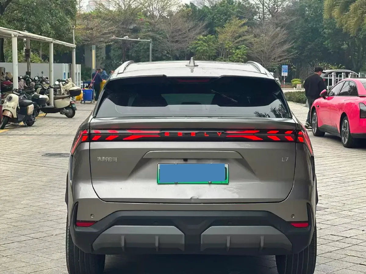 2024 Geely Galaxy L7 1.5T 163HP L4 3DHT PHEV 18.7KWH,autocango,china used car exporter,china ev exporter,chinese used car exporter,chinese used ev exporter