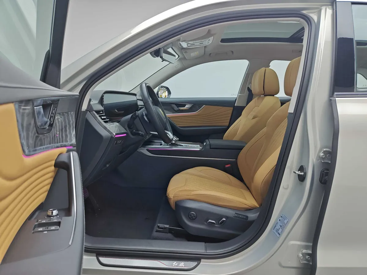 2023 HongQi HS5 2.0T 252HP L4 8AT,autocango,china used car exporter,china ev exporter,chinese used car exporter,chinese used ev exporter