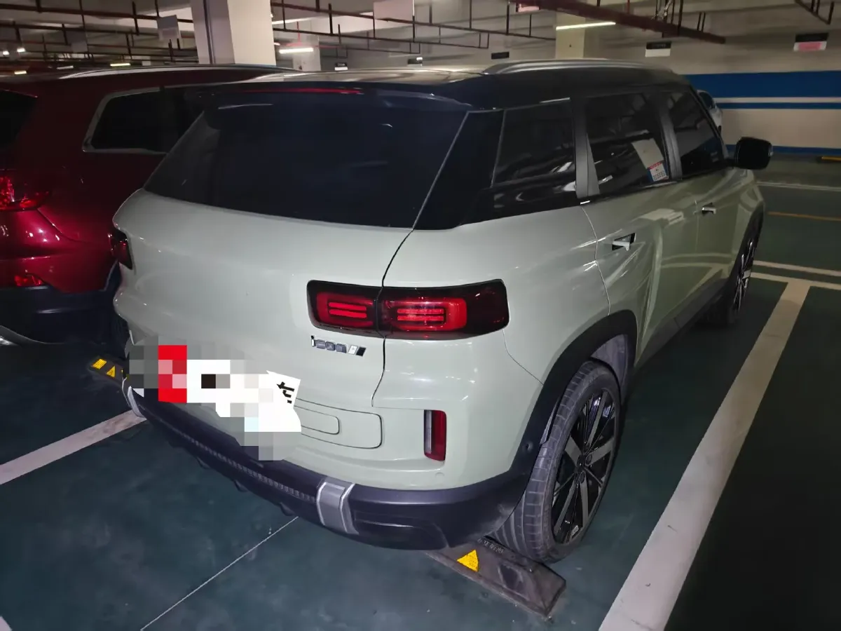 2023 Geely ICON 1.5T 181HP L4 7DCT,autocango,china used car exporter,china ev exporter,chinese used car exporter,chinese used ev exporter