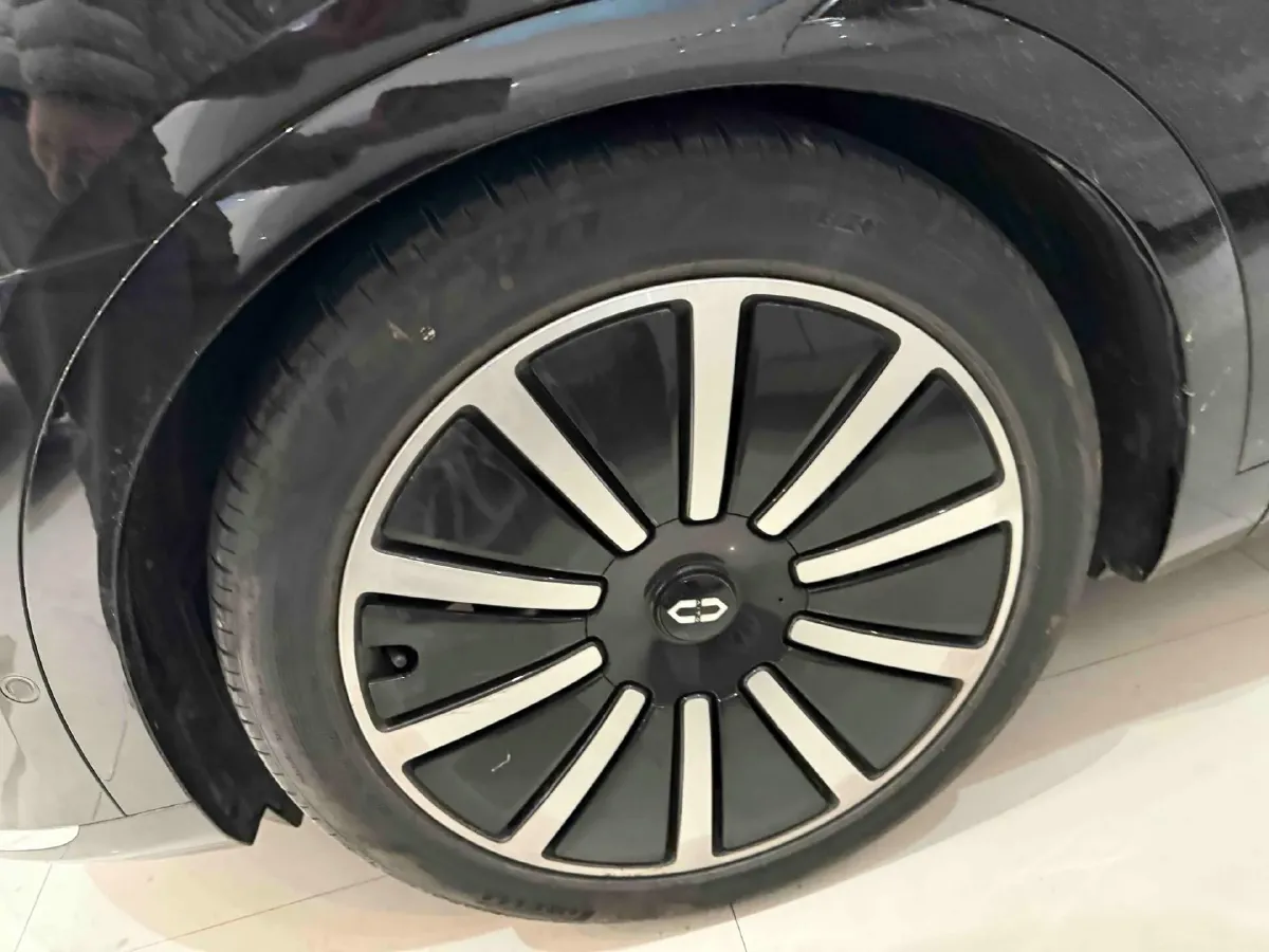 2024 AITO AITO M9 1.5T 152HP L4 REEV 42KWH,autocango,china used car exporter,china ev exporter,chinese used car exporter,chinese used ev exporter