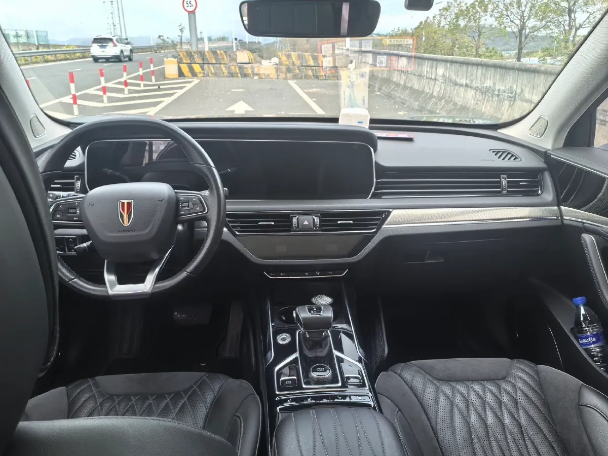 2019 HongQi HS5 2.0T 224HP L4 6AT,autocango,china used car exporter,china ev exporter,chinese used car exporter,chinese used ev exporter