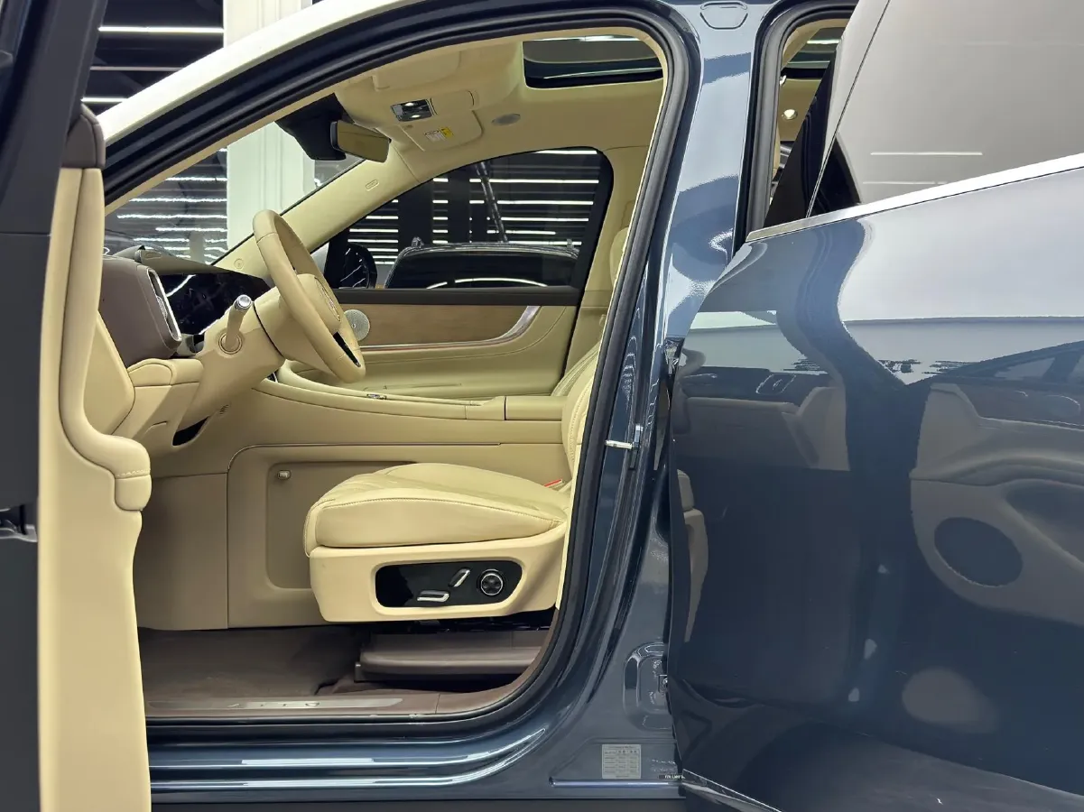 2024 AITO AITO M9 1.5T 152HP L4 REEV 42KWH,autocango,china used car exporter,china ev exporter,chinese used car exporter,chinese used ev exporter