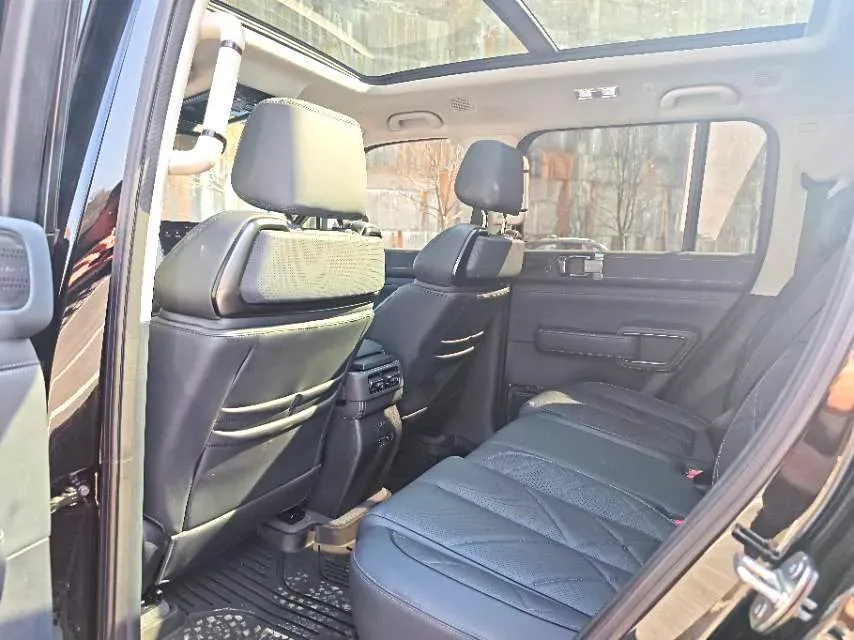 2023 FangChengBao Bao 5 1.5T 194HP L4 E-CVT PHEV 31.8KWH,autocango,china used car exporter,china ev exporter,chinese used car exporter,chinese used ev exporter