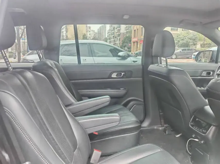 2020 Li ONE Range Extended 131HP REEV 40.5KWH,autocango,china used car exporter,china ev exporter,chinese used car exporter,chinese used ev exporter