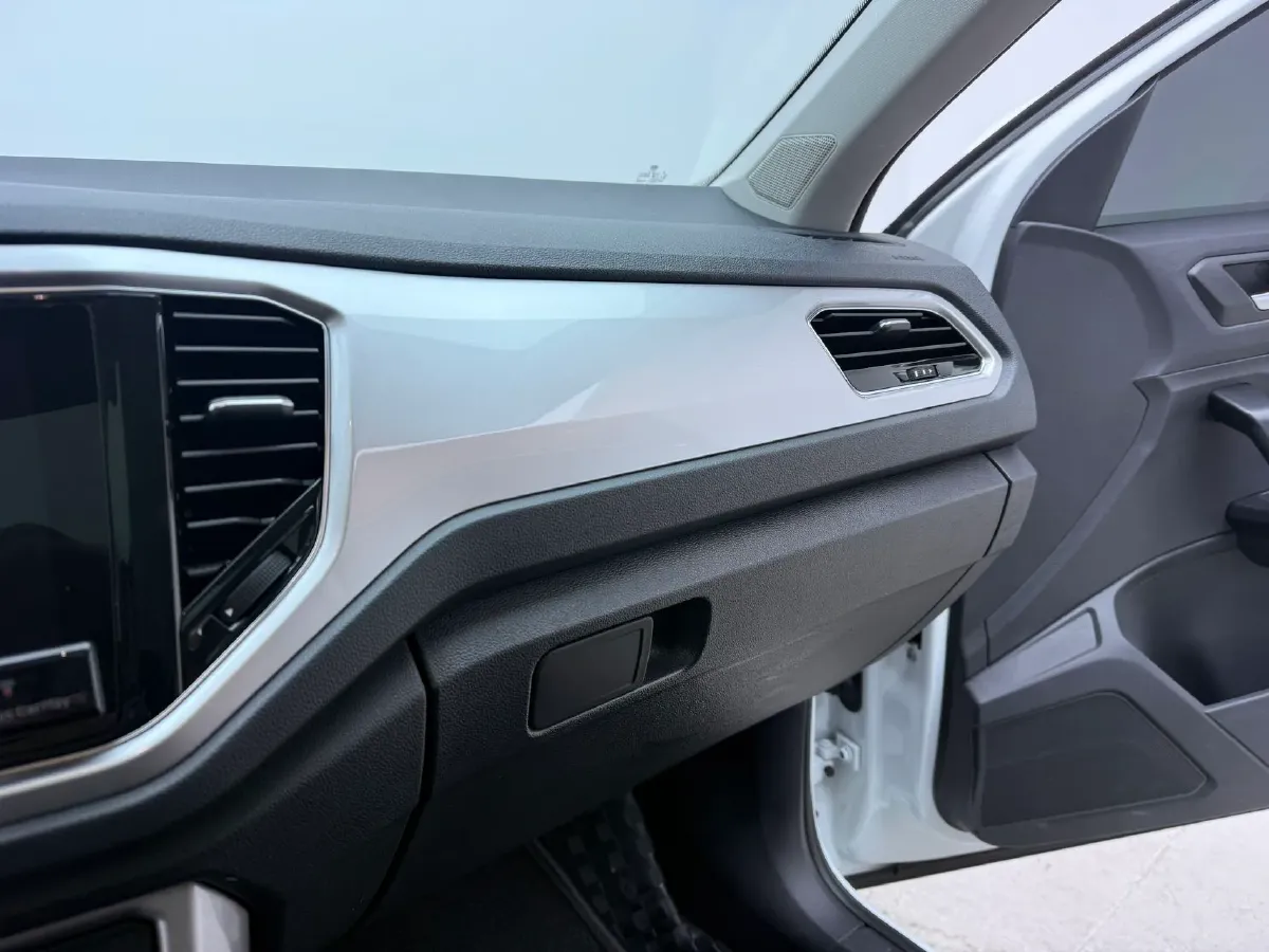 2021 Volkswagen T-Roc 1.4T 150HP L4 7DCT,autocango,china used car exporter,china ev exporter,chinese used car exporter,chinese used ev exporter