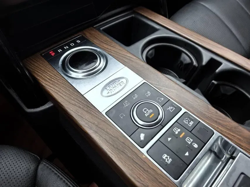 2017 Land Rover Discovery 3.0T 340HP V6 8AT,autocango,china used car exporter,china ev exporter,chinese used car exporter,chinese used ev exporter