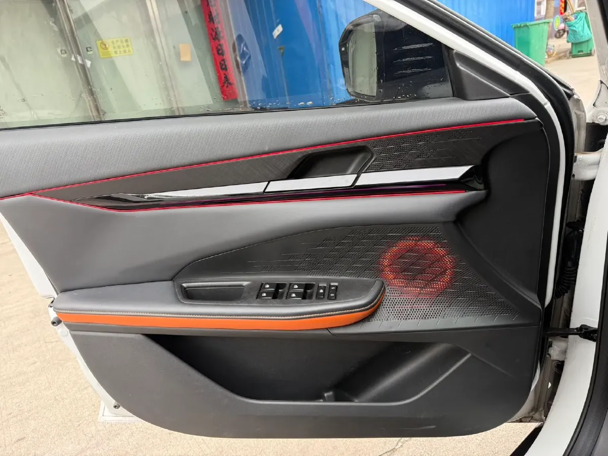 2024 ChangAn UNI-V 1.5T 188HP L4 7DCT,autocango,china used car exporter,china ev exporter,chinese used car exporter,chinese used ev exporter