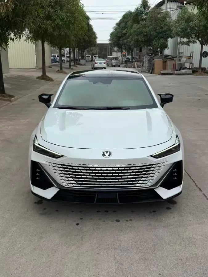 2024 ChangAn UNI-V 1.5T 188HP L4 7DCT,autocango,china used car exporter,china ev exporter,chinese used car exporter,chinese used ev exporter