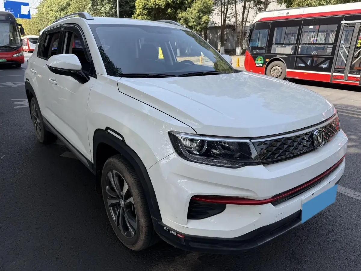 2022 ChangAn Eado 1.6L 128HP L4 5MT,autocango,china used car exporter,china ev exporter,chinese used car exporter,chinese used ev exporter