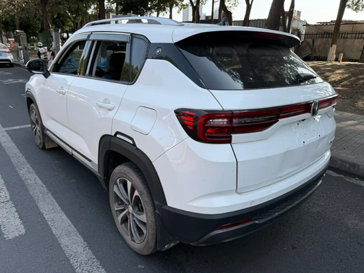 2022 ChangAn Eado 1.6L 128HP L4 5MT,autocango,china used car exporter,china ev exporter,chinese used car exporter,chinese used ev exporter