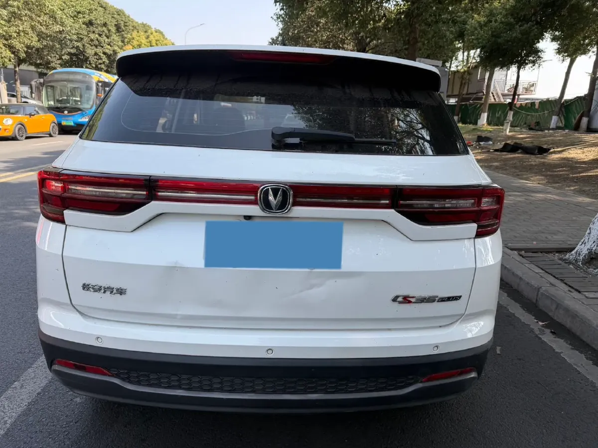 2022 ChangAn Eado 1.6L 128HP L4 5MT,autocango,china used car exporter,china ev exporter,chinese used car exporter,chinese used ev exporter