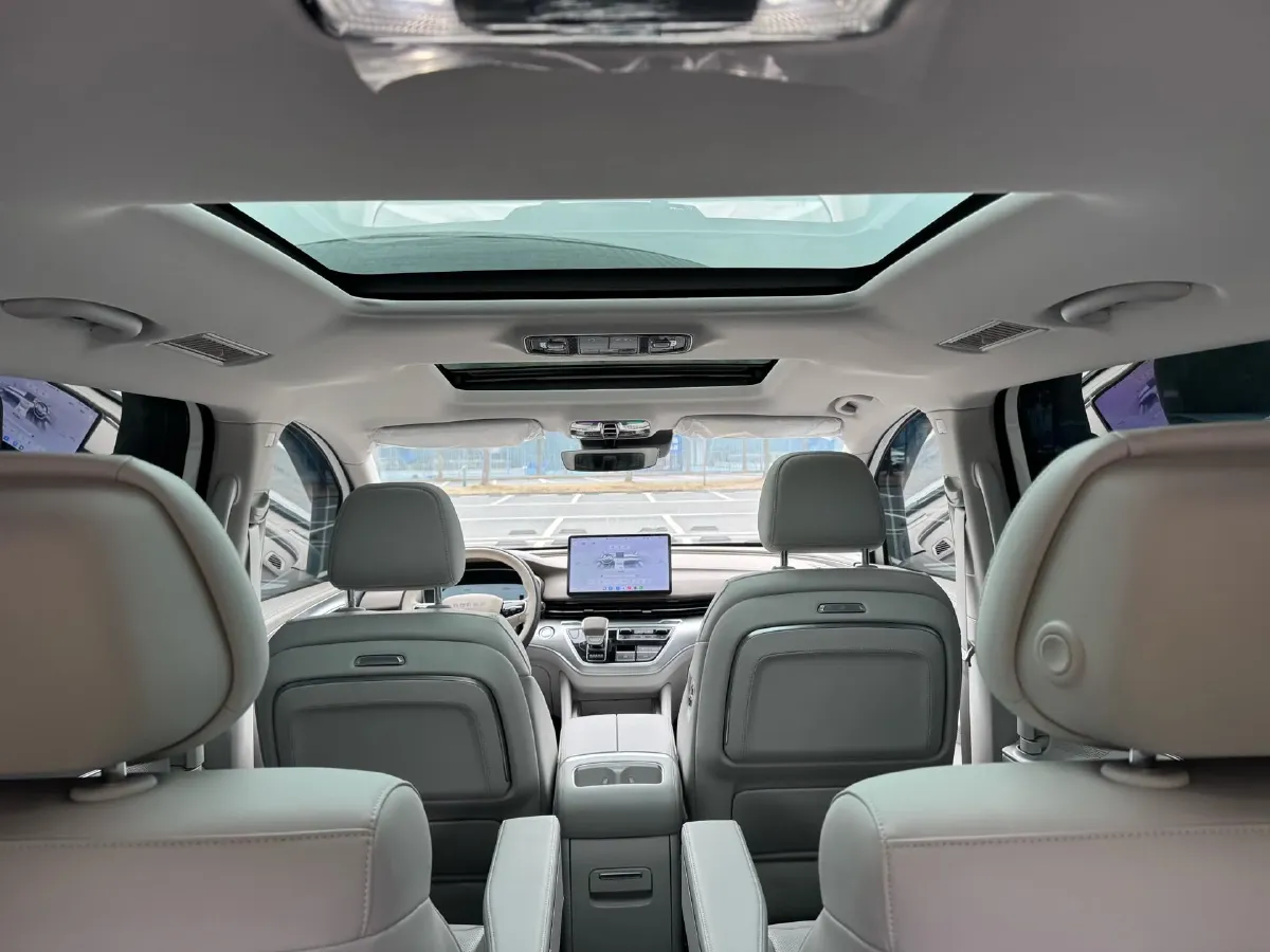 2025 Roewe iMAX8 1.5T 150HP L4 1DHT PHEV 24.7KWH,autocango,china used car exporter,china ev exporter,chinese used car exporter,chinese used ev exporter