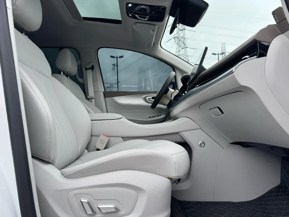 2025 Roewe iMAX8 1.5T 150HP L4 1DHT PHEV 24.7KWH,autocango,china used car exporter,china ev exporter,chinese used car exporter,chinese used ev exporter