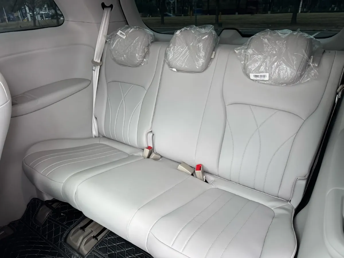 2025 Roewe iMAX8 1.5T 150HP L4 1DHT PHEV 24.7KWH,autocango,china used car exporter,china ev exporter,chinese used car exporter,chinese used ev exporter