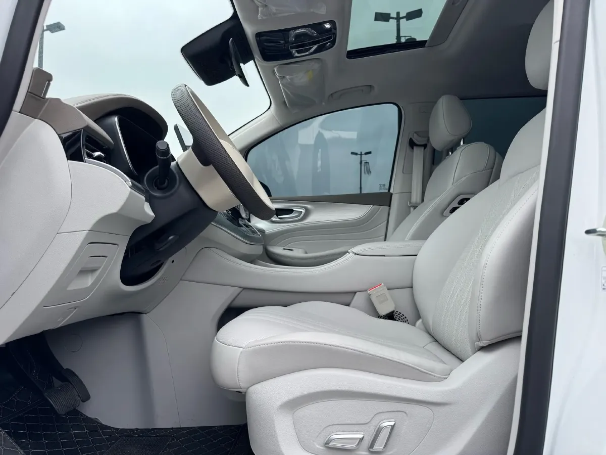 2025 Roewe iMAX8 1.5T 150HP L4 1DHT PHEV 24.7KWH,autocango,china used car exporter,china ev exporter,chinese used car exporter,chinese used ev exporter