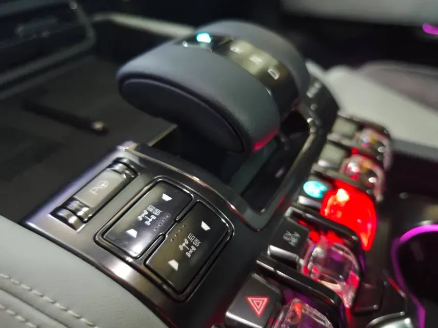 2023 FangChengBao Bao 5 1.5T 194HP L4 E-CVT PHEV 31.8KWH,autocango,china used car exporter,china ev exporter,chinese used car exporter,chinese used ev exporter