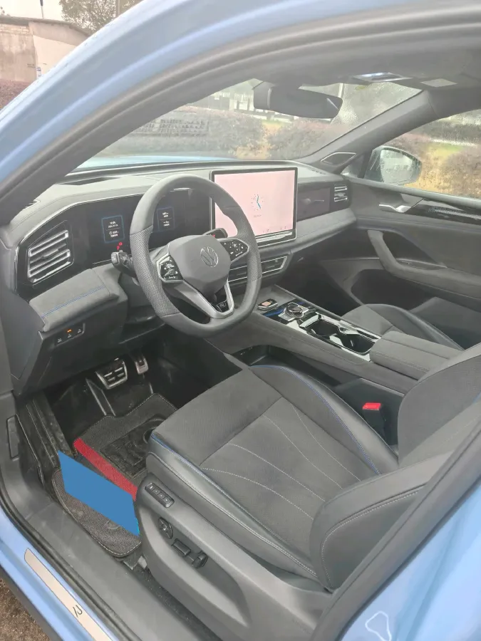 2024 Volkswagen Tiguan L 2.0T 220HP L4 7DCT,autocango,china used car exporter,china ev exporter,chinese used car exporter,chinese used ev exporter