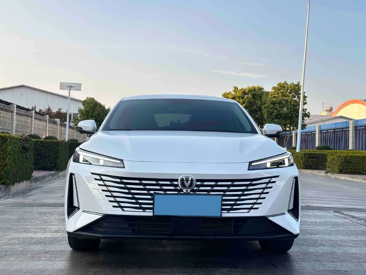 2025 ChangAn Eado 1.5T 192HP L4 7DCT,autocango,china used car exporter,china ev exporter,chinese used car exporter,chinese used ev exporter