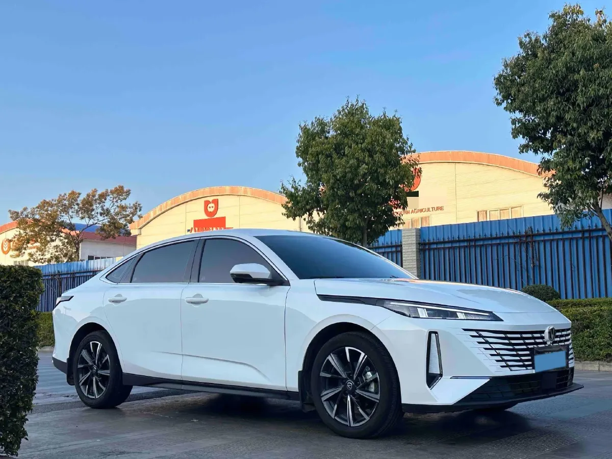 2025 ChangAn Eado 1.5T 192HP L4 7DCT,autocango,china used car exporter,china ev exporter,chinese used car exporter,chinese used ev exporter