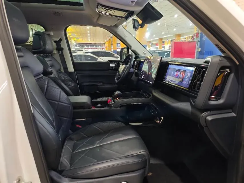 2023 FangChengBao Bao 5 1.5T 194HP L4 E-CVT PHEV 31.8KWH,autocango,china used car exporter,china ev exporter,chinese used car exporter,chinese used ev exporter