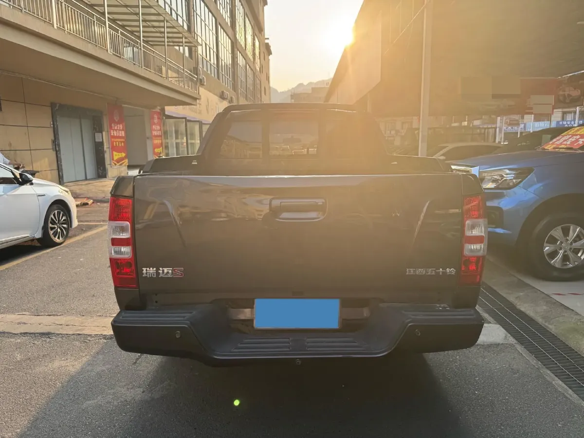 2019 Isuzu LingTuo 2.5T 129HP L4 6MT,autocango,china used car exporter,china ev exporter,chinese used car exporter,chinese used ev exporter