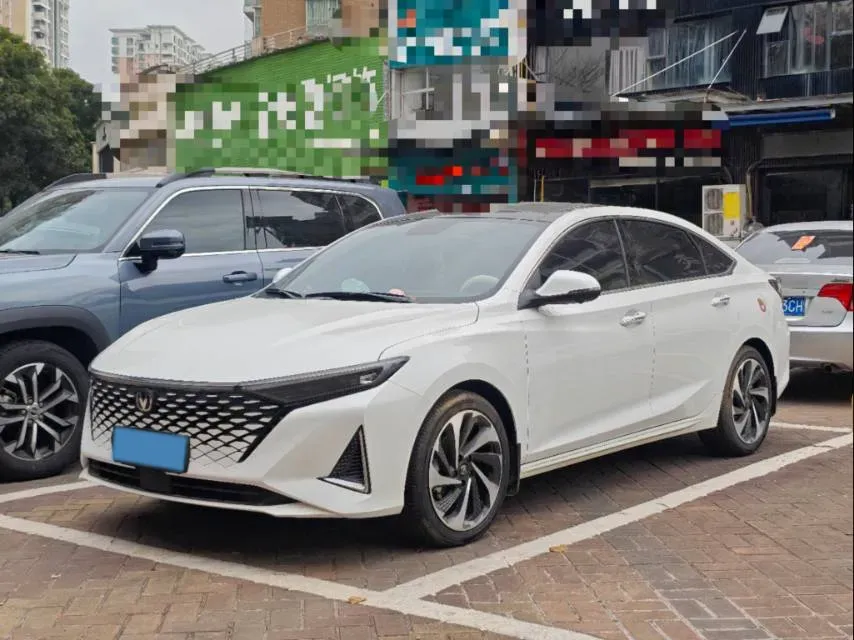 2023 ChangAn Raeton Plus 1.5T 188HP L4 7DCT,autocango,china used car exporter,china ev exporter,chinese used car exporter,chinese used ev exporter