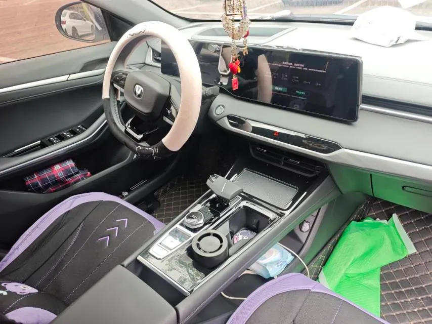 2023 ChangAn Raeton Plus 1.5T 188HP L4 7DCT,autocango,china used car exporter,china ev exporter,chinese used car exporter,chinese used ev exporter