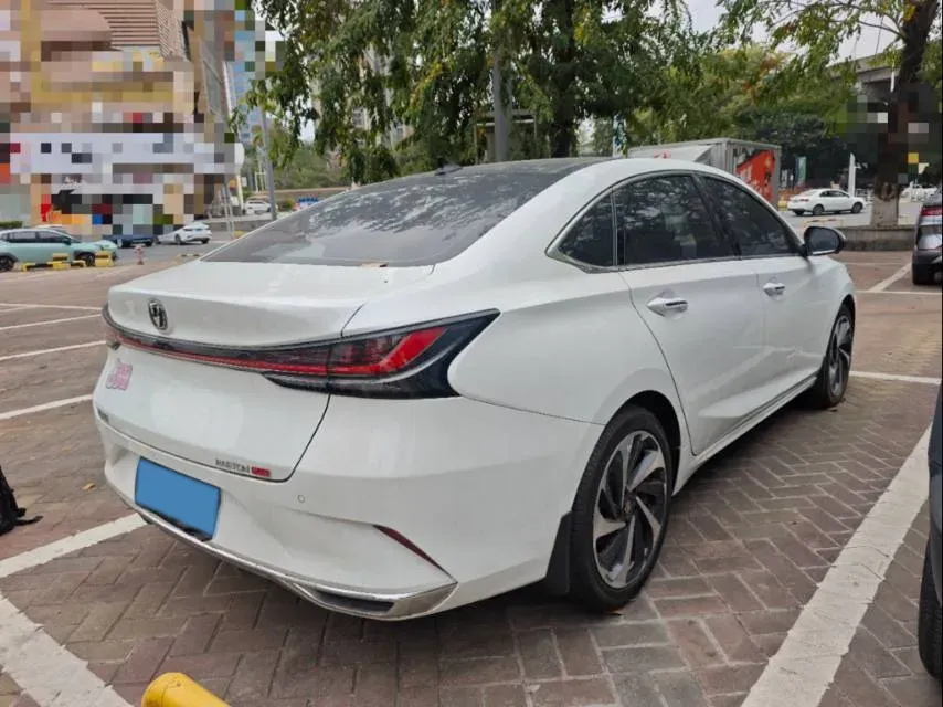 2023 ChangAn Raeton Plus 1.5T 188HP L4 7DCT,autocango,china used car exporter,china ev exporter,chinese used car exporter,chinese used ev exporter