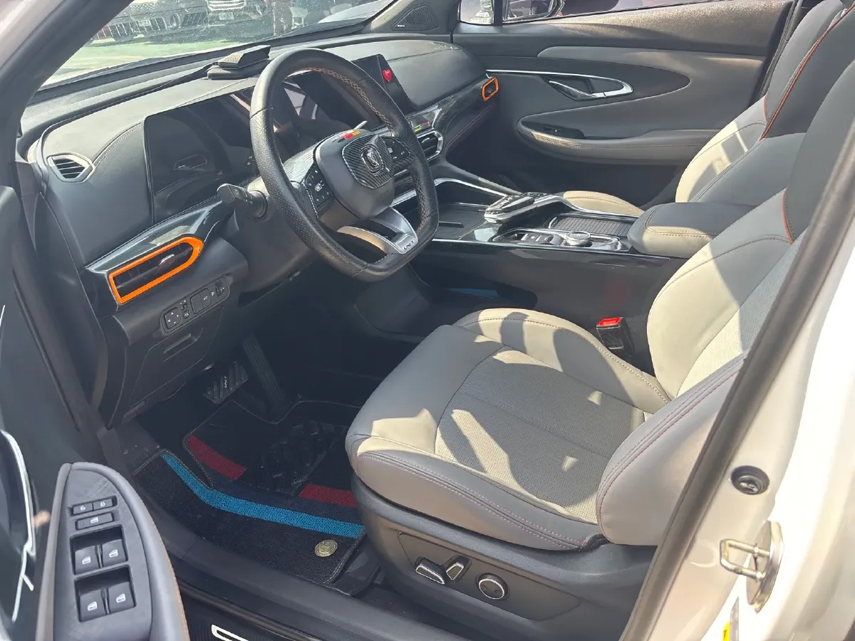 2022 ChangAn UNI-T 1.5T 188HP L4 7DCT,autocango,china used car exporter,china ev exporter,chinese used car exporter,chinese used ev exporter