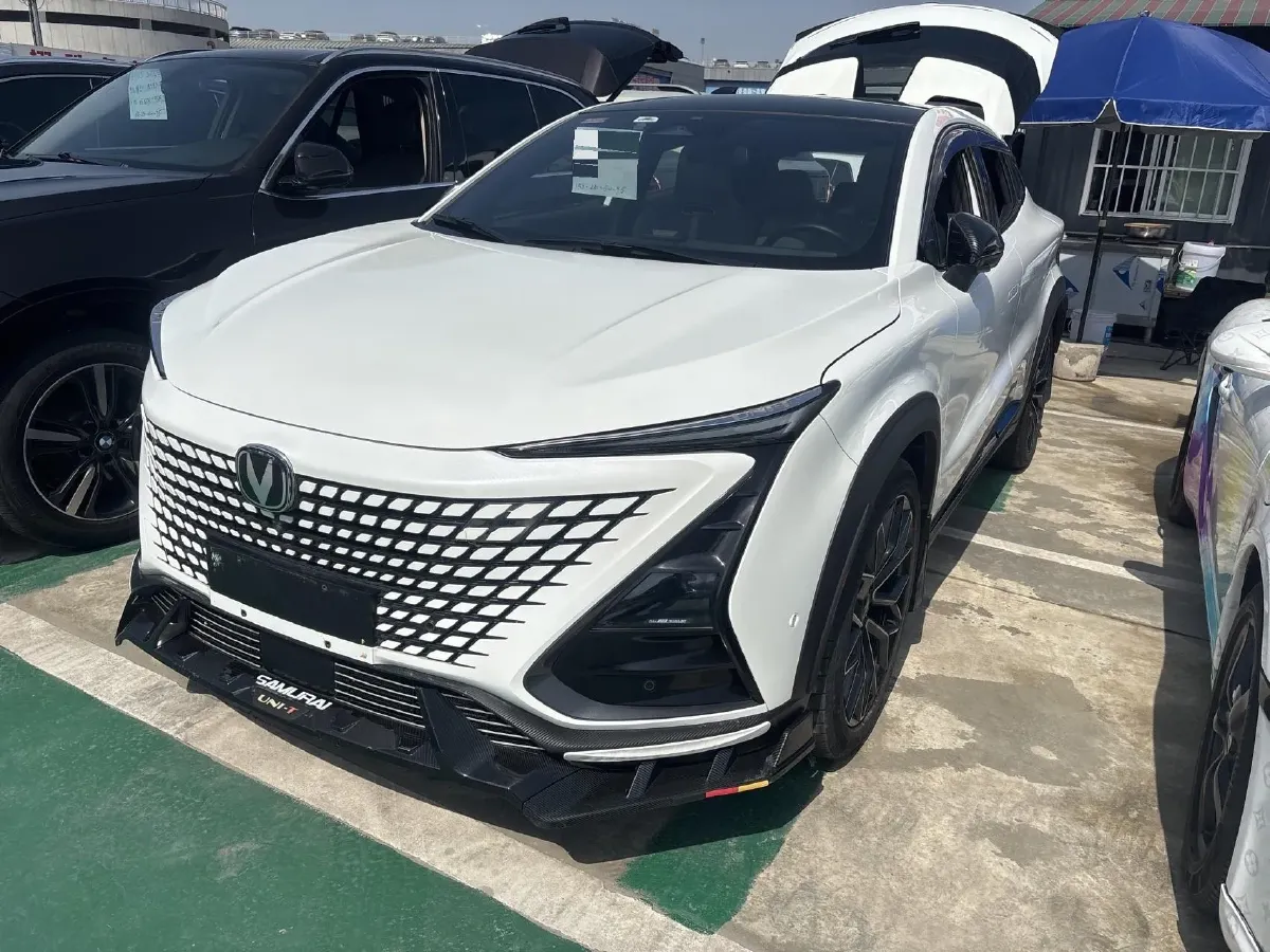 2022 ChangAn UNI-T 1.5T 188HP L4 7DCT,autocango,china used car exporter,china ev exporter,chinese used car exporter,chinese used ev exporter