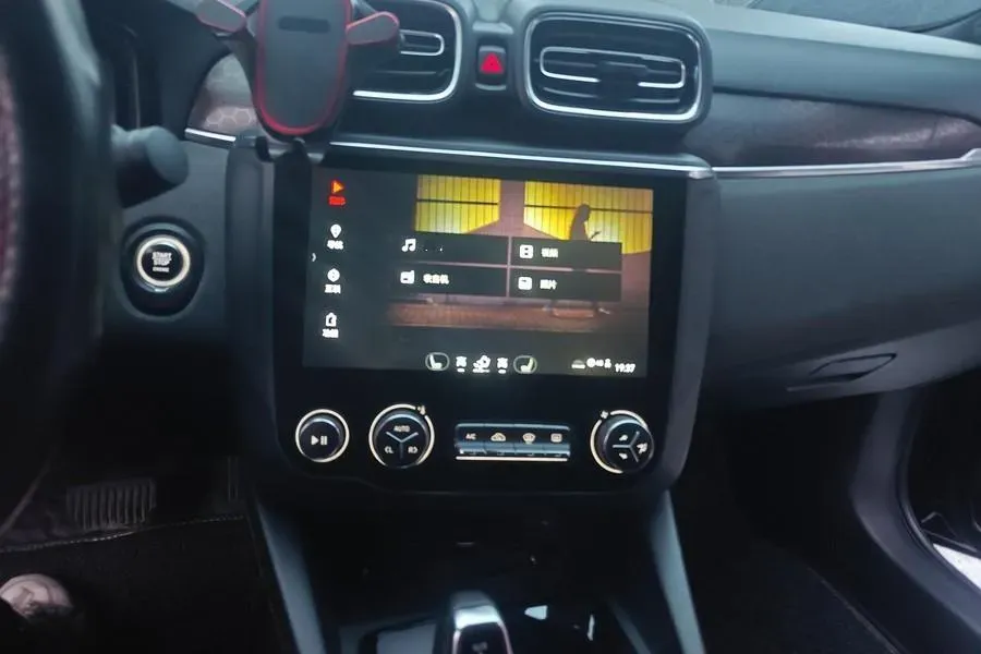 2019 Qoros 5 1.6T 197HP L4 7DCT,autocango,china used car exporter,china ev exporter,chinese used car exporter,chinese used ev exporter