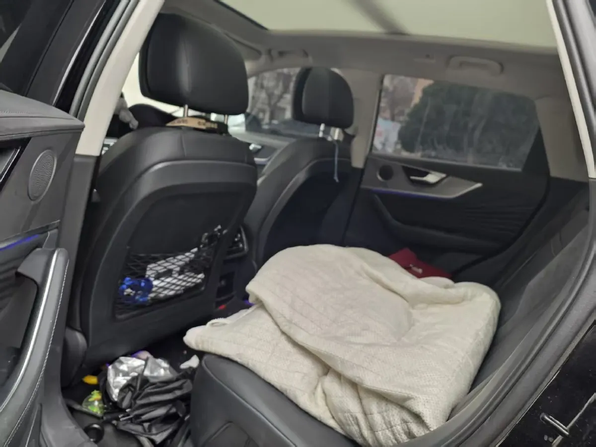 2023 HongQi HS5 2.0T 252HP L4 8AT,autocango,china used car exporter,china ev exporter,chinese used car exporter,chinese used ev exporter