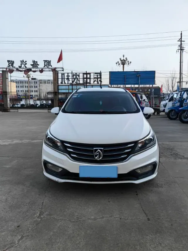 2017 BaoJun 310W 1.5L 112HP L4 6MT,autocango,china used car exporter,china ev exporter,chinese used car exporter,chinese used ev exporter