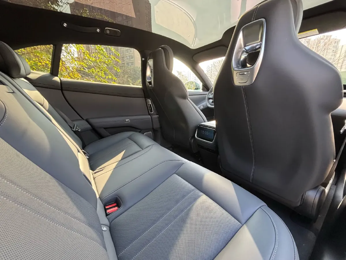 2025 MI YU7 BEV 96.3KWH,autocango,china used car exporter,china ev exporter,chinese used car exporter,chinese used ev exporter