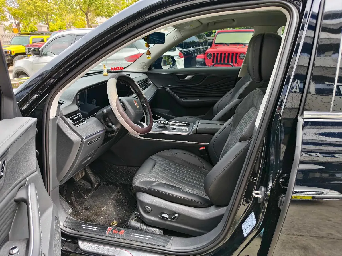 2023 HongQi HS5 2.0T 252HP L4 8AT,autocango,china used car exporter,china ev exporter,chinese used car exporter,chinese used ev exporter