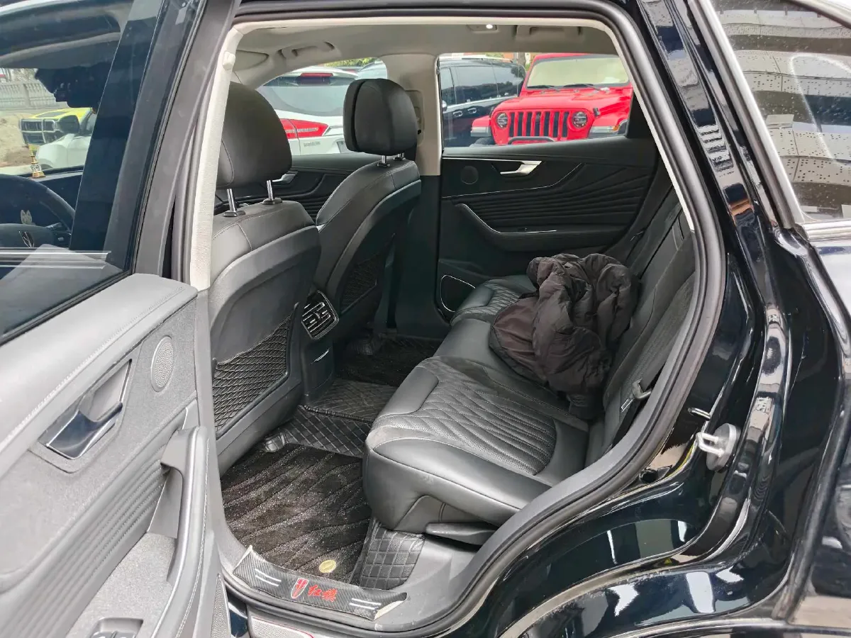 2023 HongQi HS5 2.0T 252HP L4 8AT,autocango,china used car exporter,china ev exporter,chinese used car exporter,chinese used ev exporter