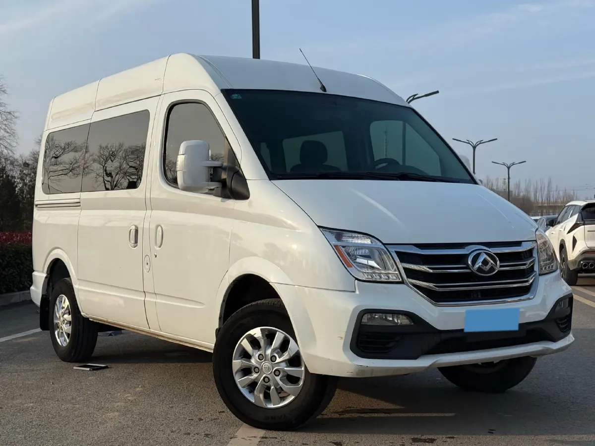 2023 MAXUS XinTu V80 2.0T 139HP L4 6MT,autocango,china used car exporter,china ev exporter,chinese used car exporter,chinese used ev exporter