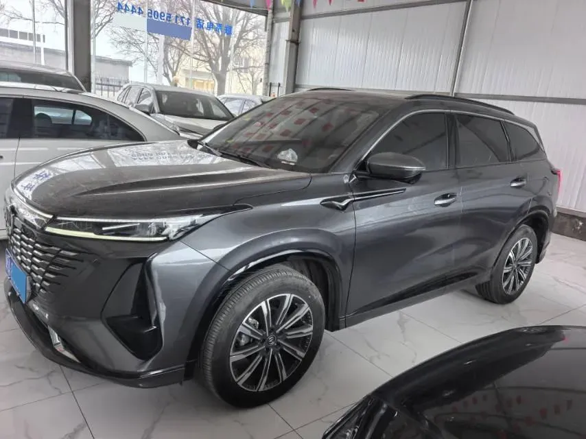2023 ChangAn CS75 Plus 1.5T 188HP L4 8AT,autocango,china used car exporter,china ev exporter,chinese used car exporter,chinese used ev exporter