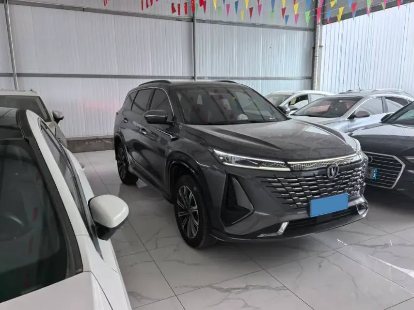2023 ChangAn CS75 Plus 1.5T 188HP L4 8AT,autocango,china used car exporter,china ev exporter,chinese used car exporter,chinese used ev exporter