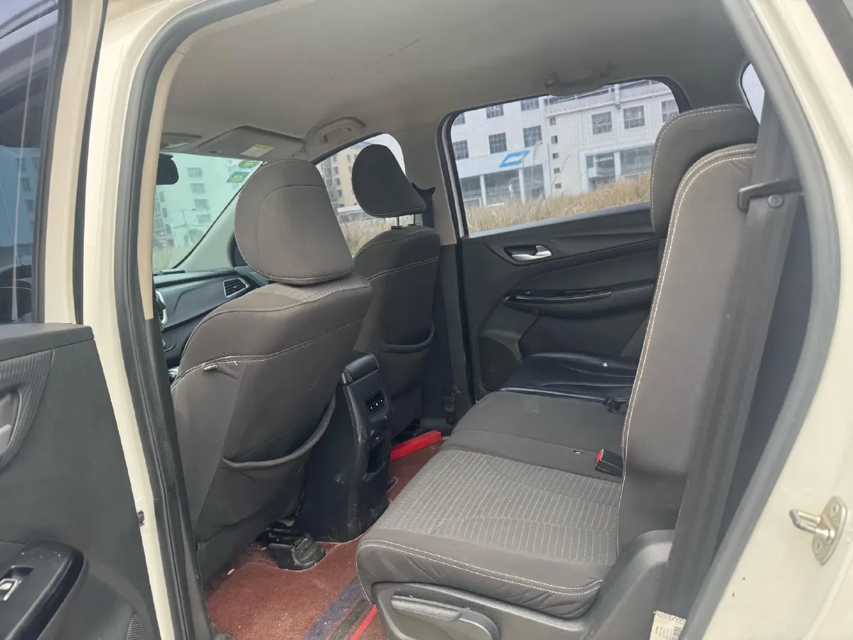 2019 BaoJun 730 1.5T 151HP L4 CVT,autocango,china used car exporter,china ev exporter,chinese used car exporter,chinese used ev exporter