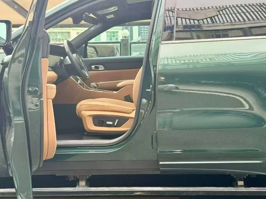 2021 Li ONE Range Extended 131HP REEV 40.5KWH,autocango,china used car exporter,china ev exporter,chinese used car exporter,chinese used ev exporter