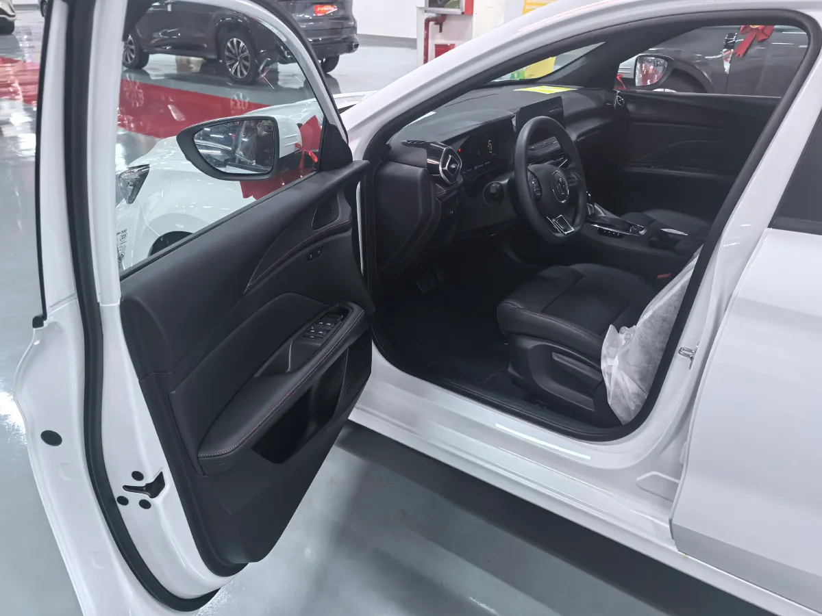 2026 MG 5 1.5L 129HP L4 CVT,autocango,china used car exporter,china ev exporter,chinese used car exporter,chinese used ev exporter