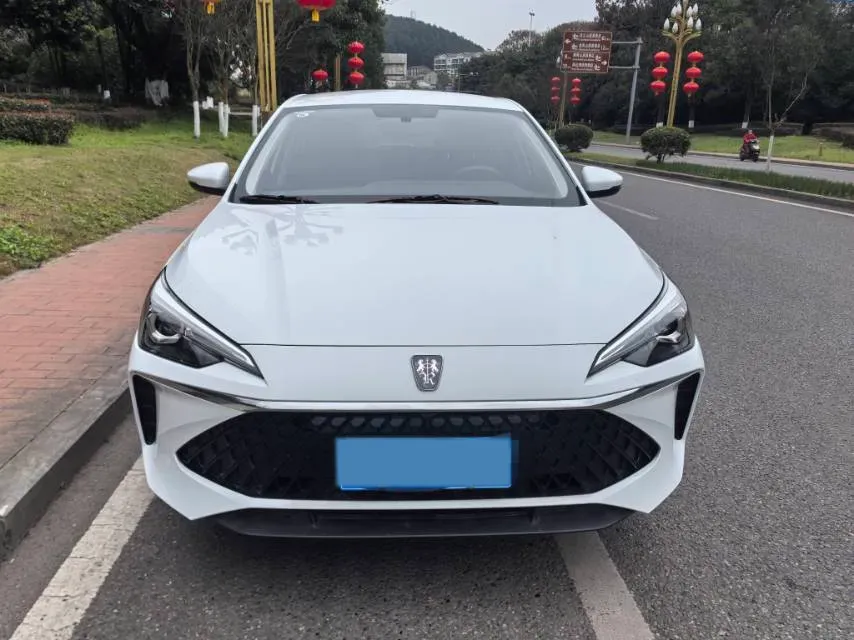 2023 Roewe i5 1.5L 129HP L4 5MT,autocango,china used car exporter,china ev exporter,chinese used car exporter,chinese used ev exporter