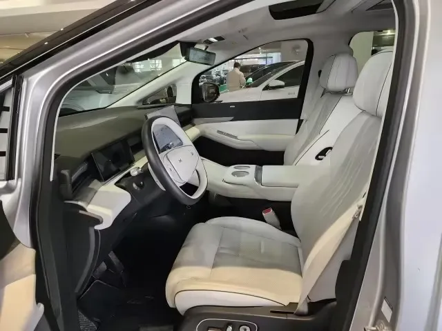 2024 Xpeng X9 BEV 101.5KWH,autocango,china used car exporter,china ev exporter,chinese used car exporter,chinese used ev exporter