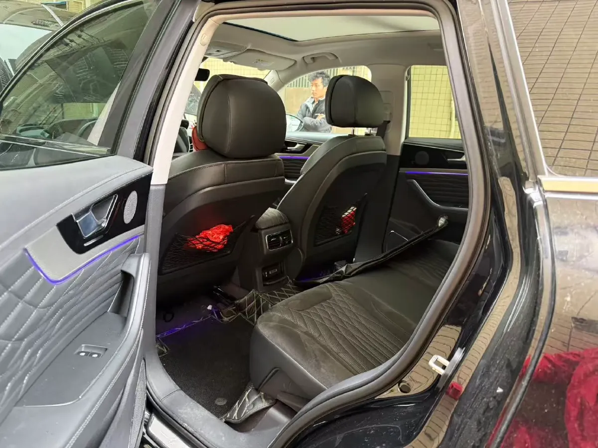 2022 HongQi HS5 2.0T 224HP L4 6AT,autocango,china used car exporter,china ev exporter,chinese used car exporter,chinese used ev exporter