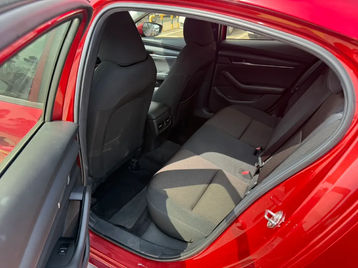 2020 Mazda 3 Axela 1.5L 117HP L4 6MT,autocango,china used car exporter,china ev exporter,chinese used car exporter,chinese used ev exporter