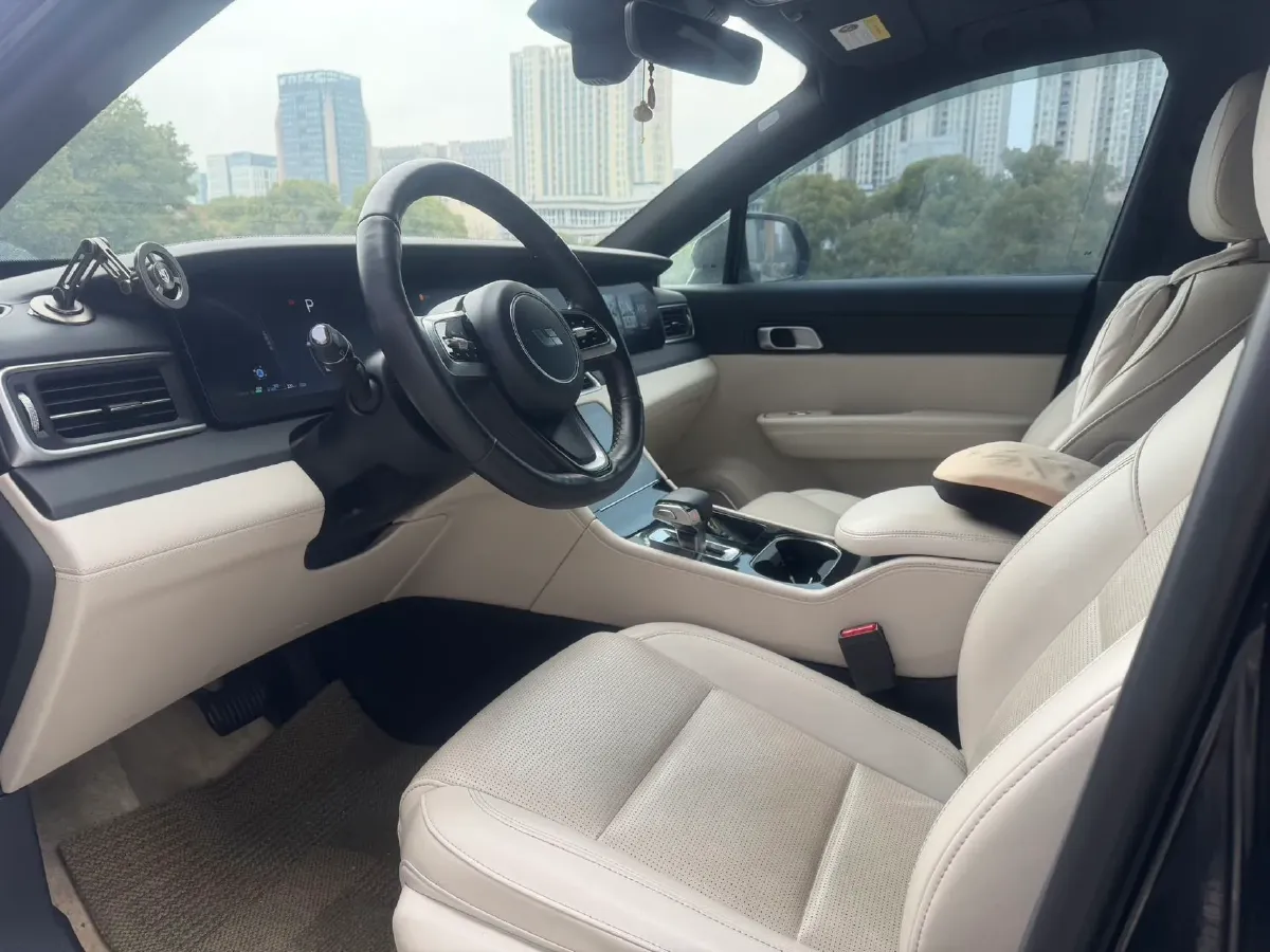 2021 Li ONE Range Extended 131HP REEV 40.5KWH,autocango,china used car exporter,china ev exporter,chinese used car exporter,chinese used ev exporter