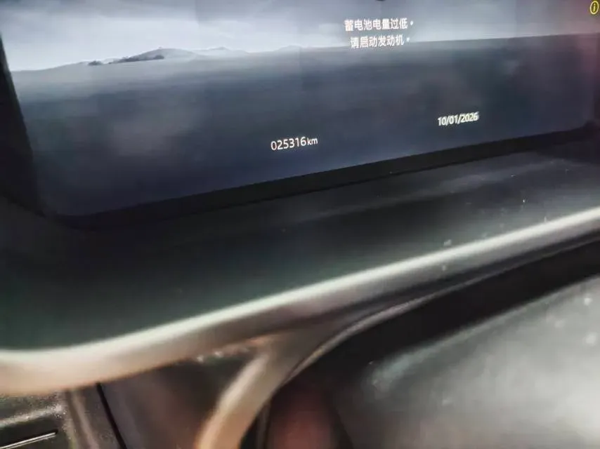 2024 Land Rover Defender 3.0T 400HP L6 8AT,autocango,china used car exporter,china ev exporter,chinese used car exporter,chinese used ev exporter