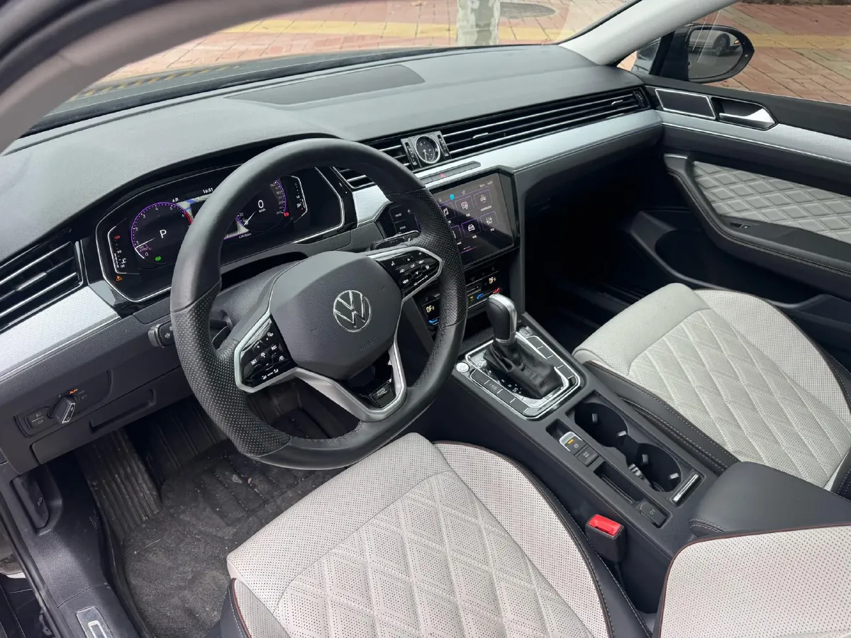 2023 Volkswagen Magotan 2.0T 186HP L4 7DCT,autocango,china used car exporter,china ev exporter,chinese used car exporter,chinese used ev exporter