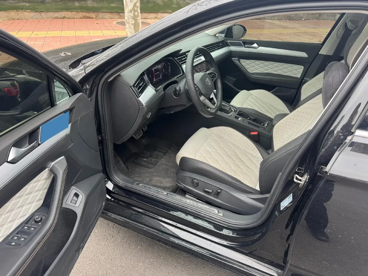 2023 Volkswagen Magotan 2.0T 186HP L4 7DCT,autocango,china used car exporter,china ev exporter,chinese used car exporter,chinese used ev exporter